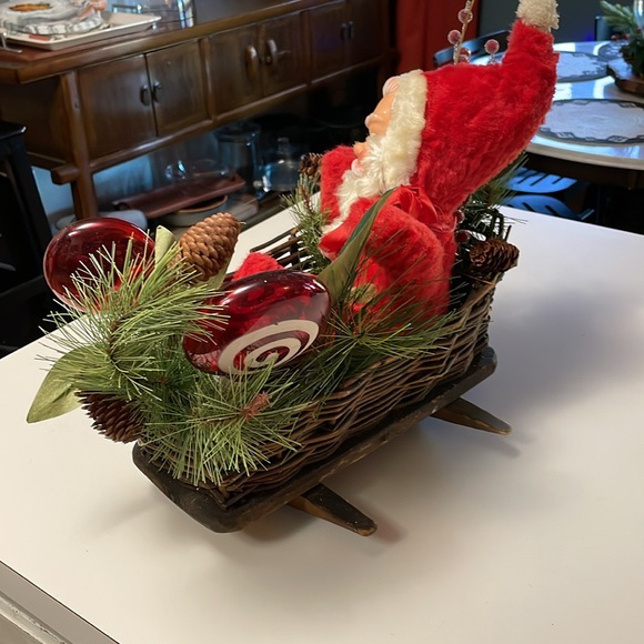 Antique Santa in Cradle centerpiece- will ship same day - Picture 4 of 6